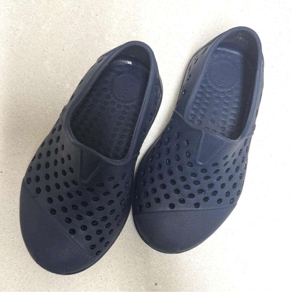 Toms White Sole Casual Slip Ons